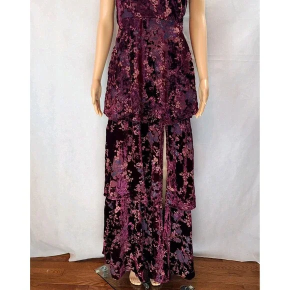 Elegant Floral Burgundy Dress - Picture 4 of 16